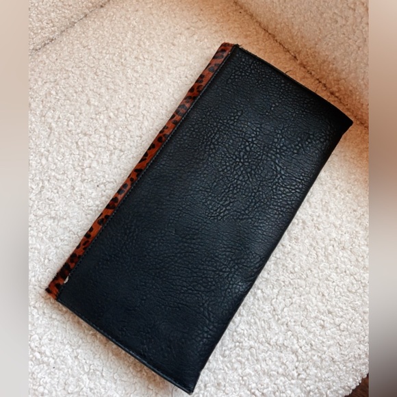 Faux-fur Leopard and black clutch. Perfect for date nights or holiday parties. - Picture 3 of 4